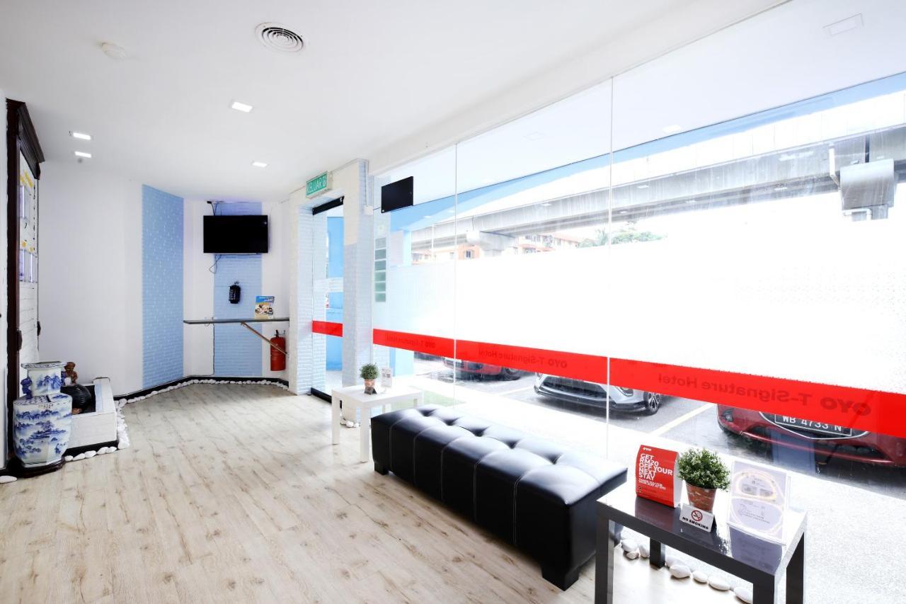 Oyo 43963 T Signature Hotel Petaling Jaya Exterior photo