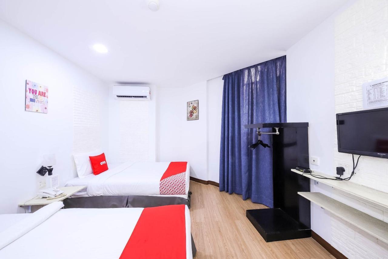 Oyo 43963 T Signature Hotel Petaling Jaya Exterior photo