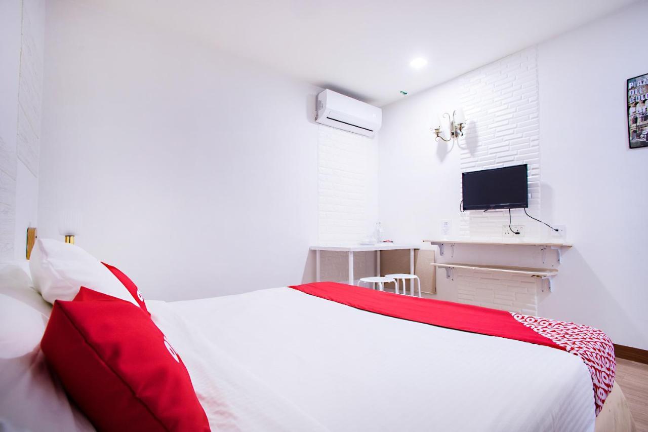 Oyo 43963 T Signature Hotel Petaling Jaya Exterior photo