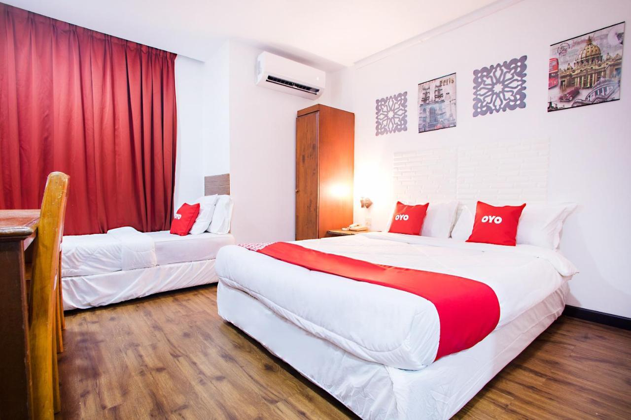 Oyo 43963 T Signature Hotel Petaling Jaya Exterior photo