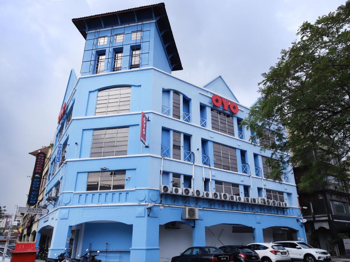Oyo 43963 T Signature Hotel Petaling Jaya Exterior photo